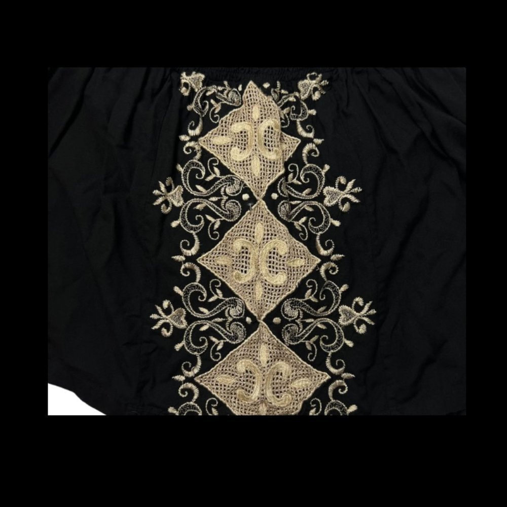 Gorgeous Lucky Brand Mini Black Embroidered Pull-On Skirt - Size Medium - Picture 3 of 6